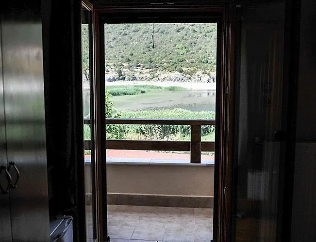 Syntrofia Pensión 3*